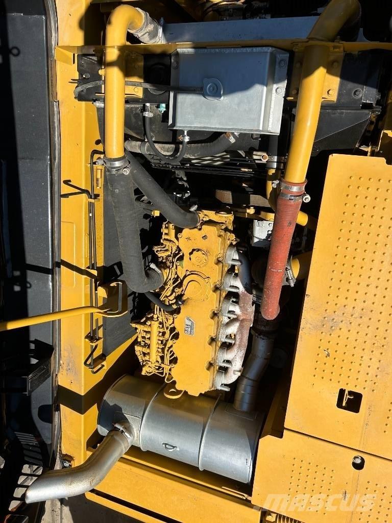 CAT 320D2L Excavatoare pe șenile
