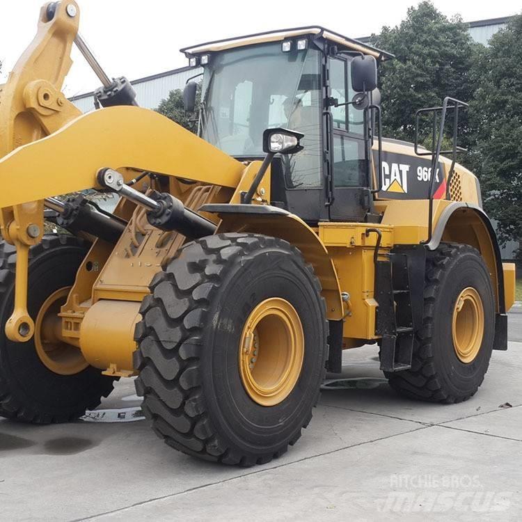 CAT 966K Incarcator pe pneuri