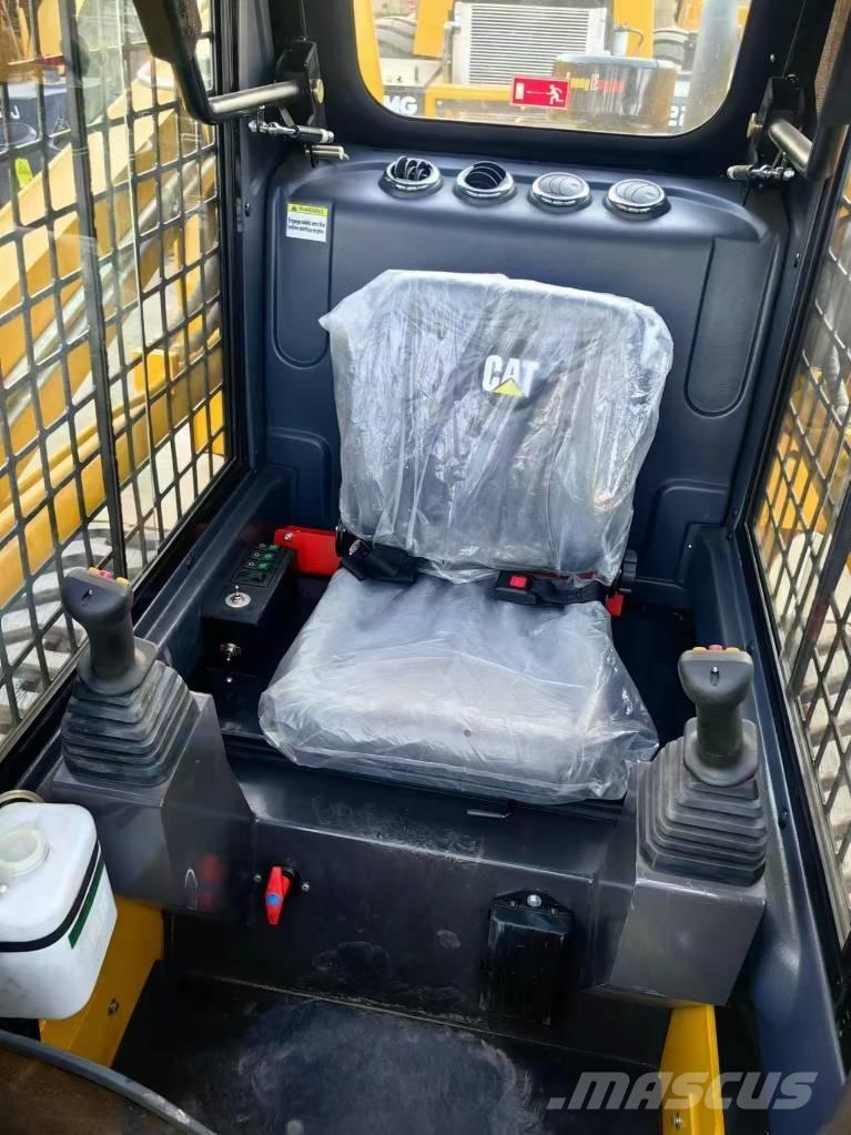 CAT 277 D Mini incarcator