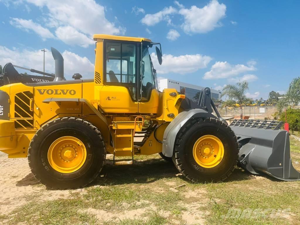 Volvo L 90 F Incarcator pe pneuri