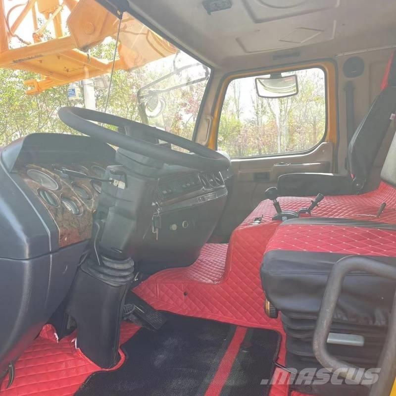 XCMG QY 100 K Macara pentru orice teren