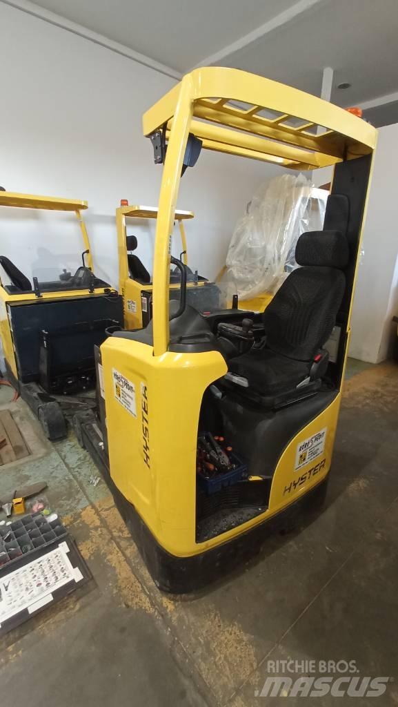 Hyster R 1.6 Stivuitor cu catarg retractabil