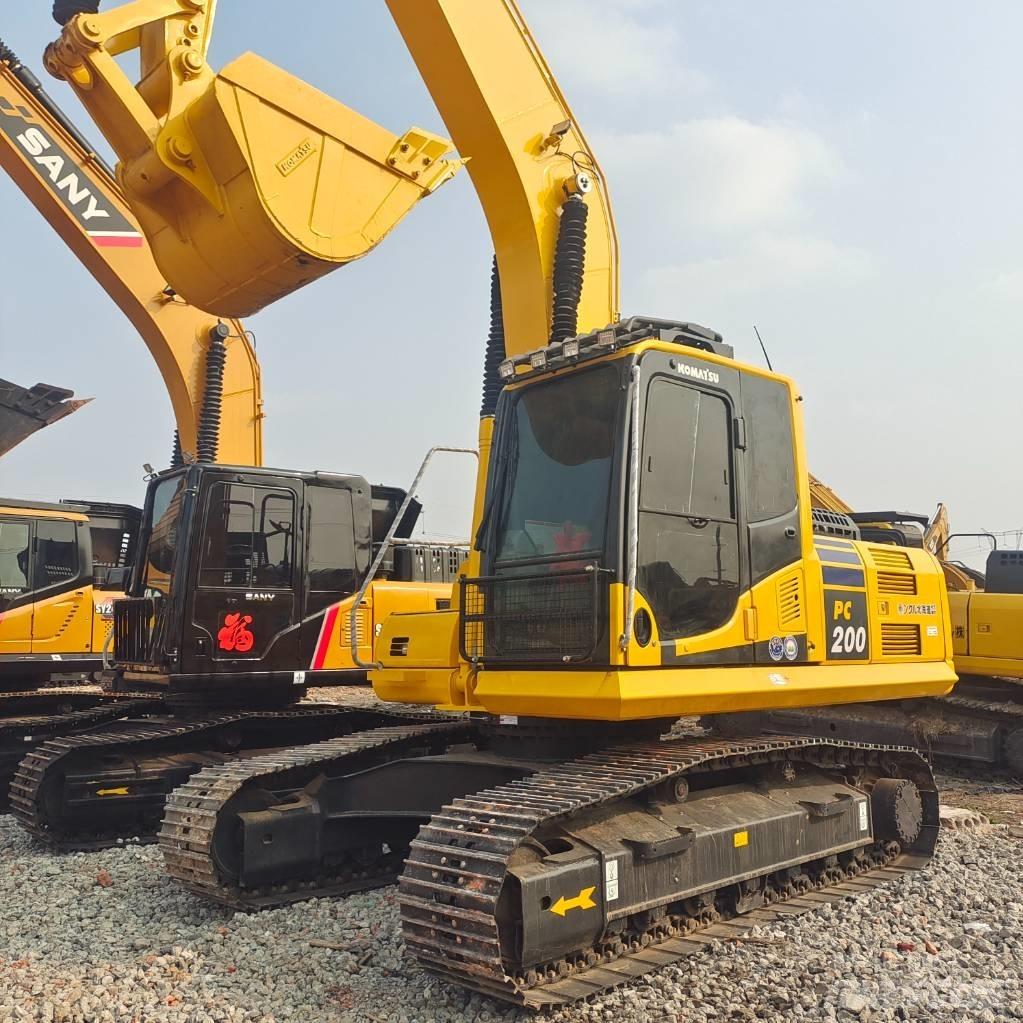 Komatsu PC 200-8 Excavatoare pe șenile
