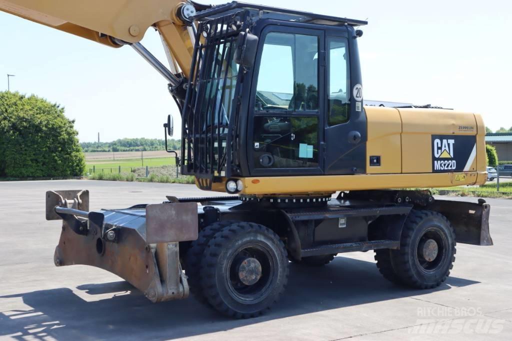 CAT M 322 D Excavatoare cu roti