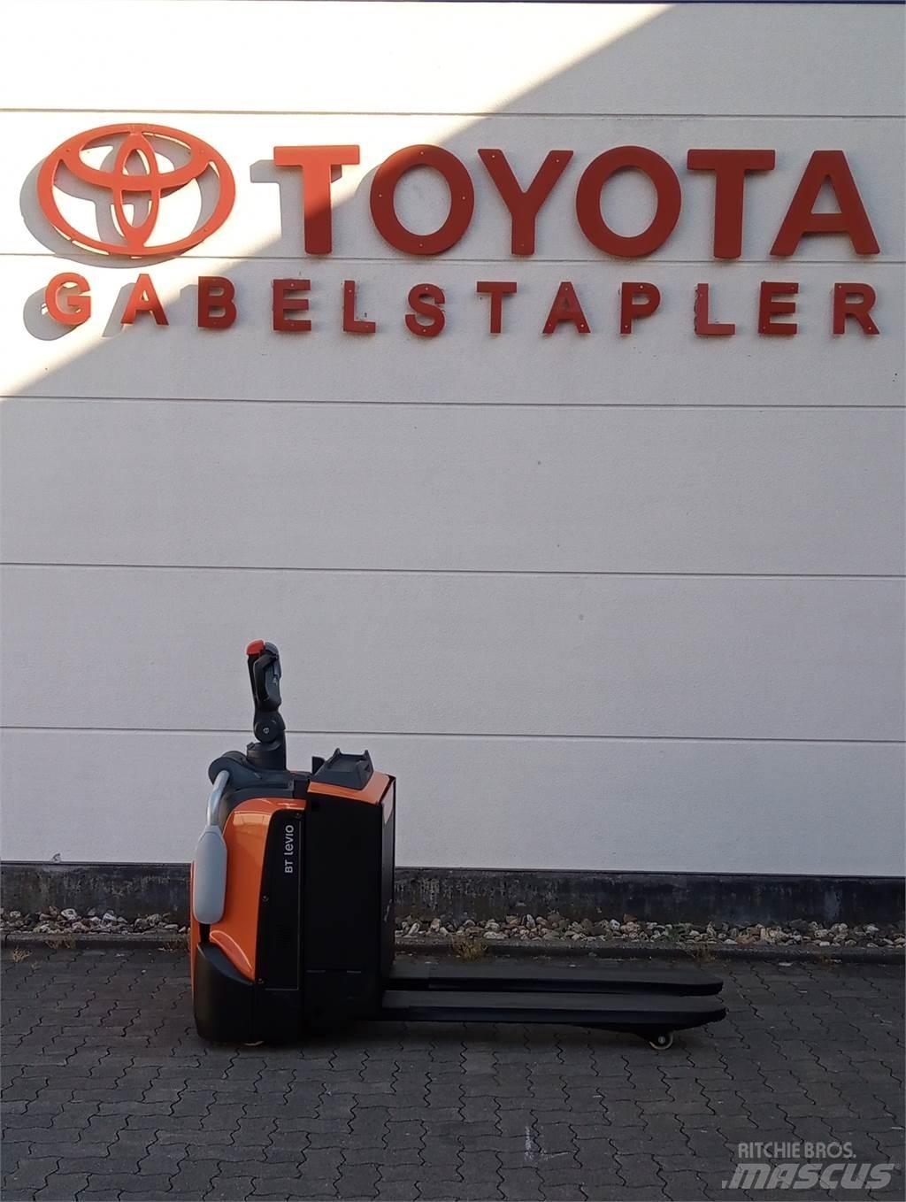 Toyota LPE200 Transpaleta manuala