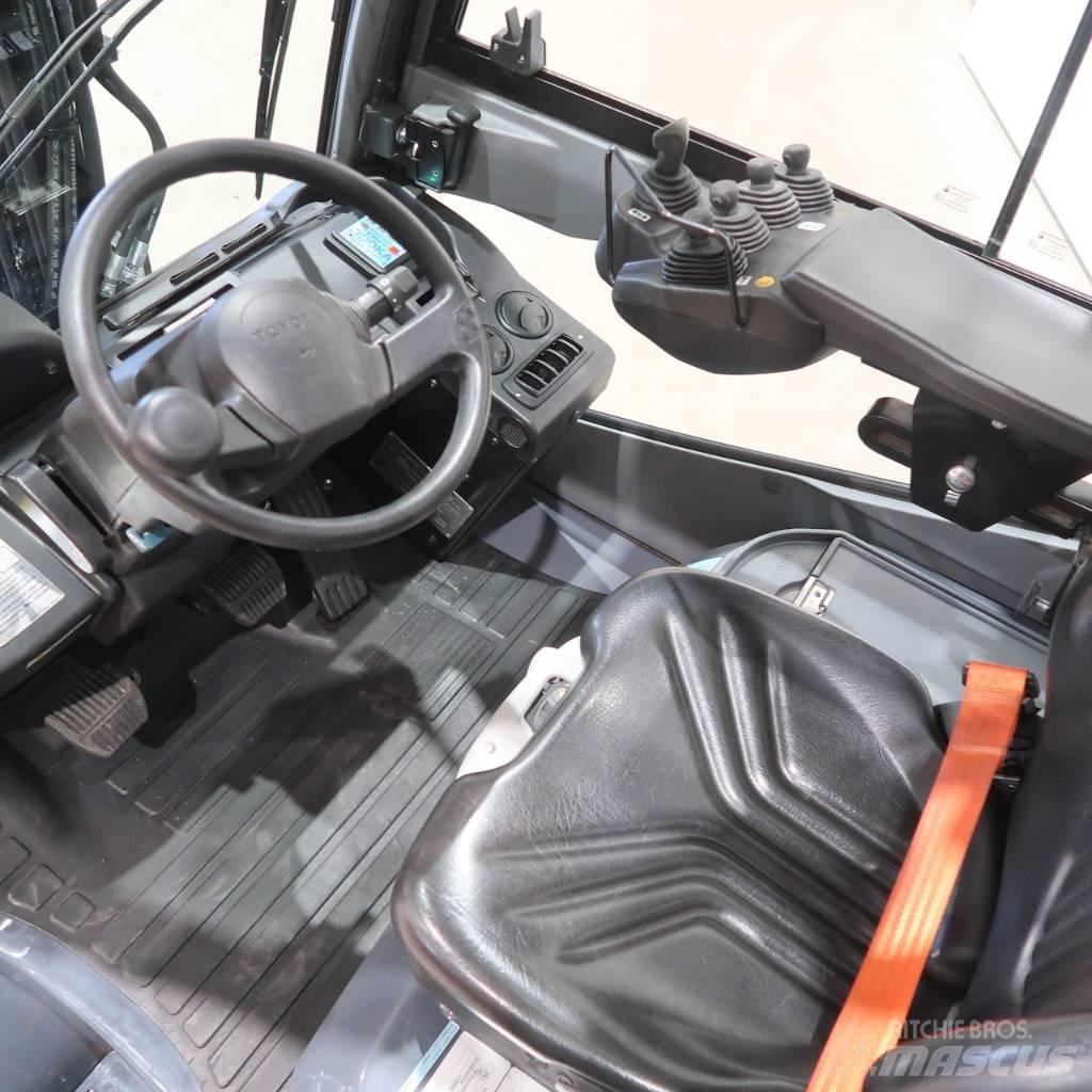 Toyota 02-8FGJF35 Stivuitor GPL