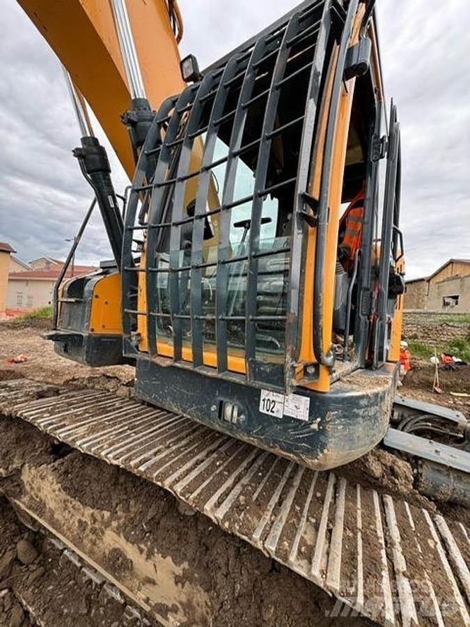 Hyundai HX235 LCR Excavatoare speciale