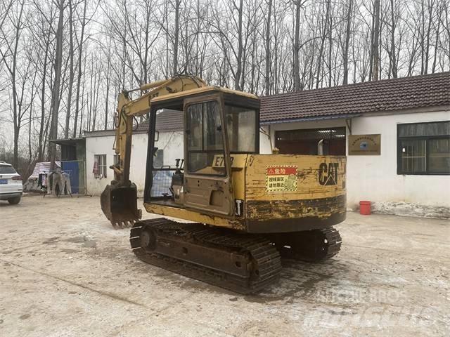 CAT E70B Excavatoare pe șenile
