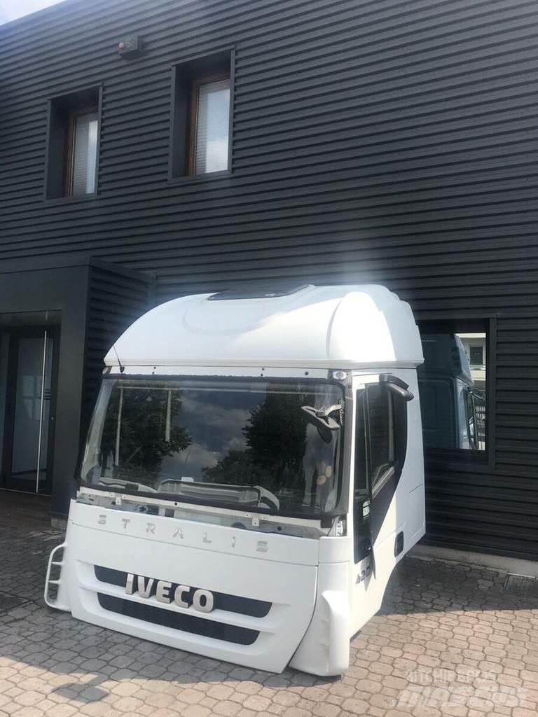 Iveco Stralis AT Cabine si interior