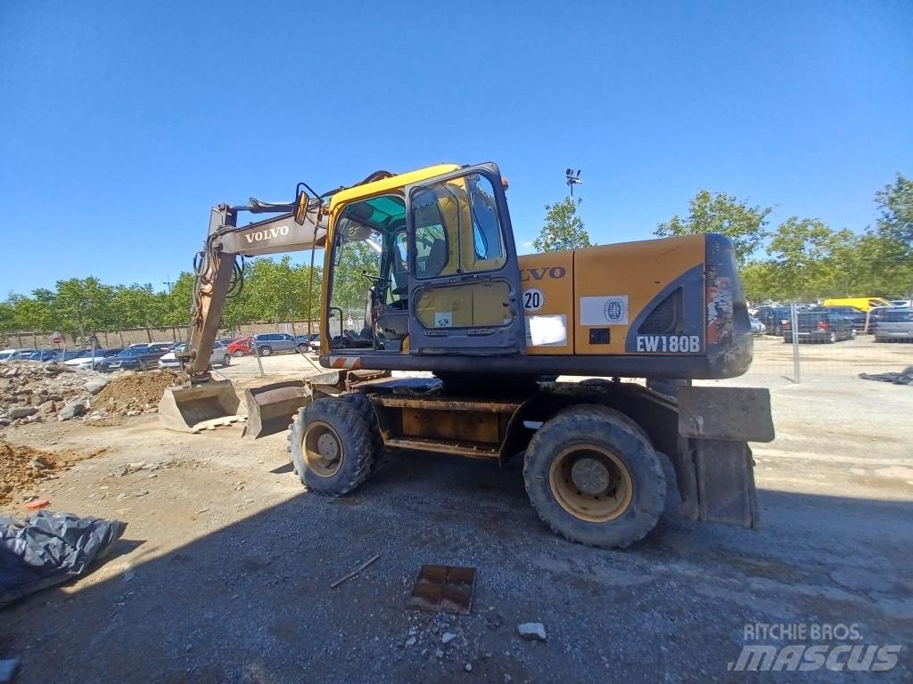 Volvo EW 180 B Excavatoare cu roti