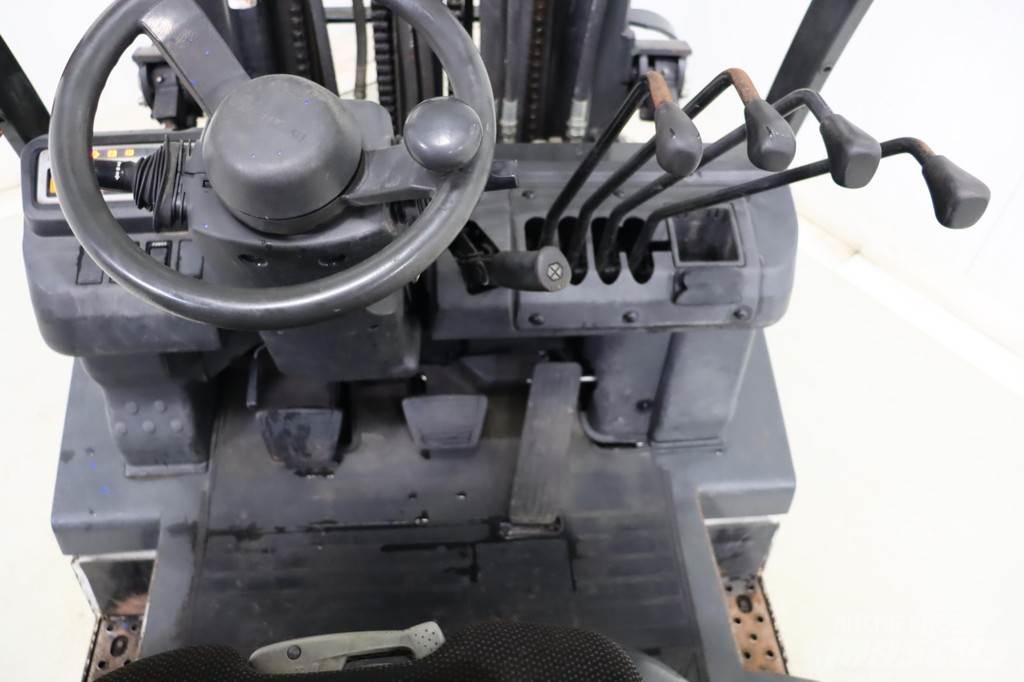 Nissan U1D2A20LQ Stivuitor GPL