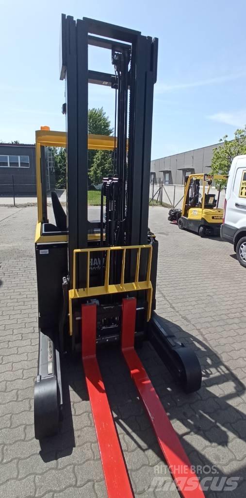 Hyster R 1.4 Stivuitor cu catarg retractabil