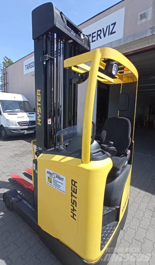 Hyster R 1.4 Stivuitor cu catarg retractabil