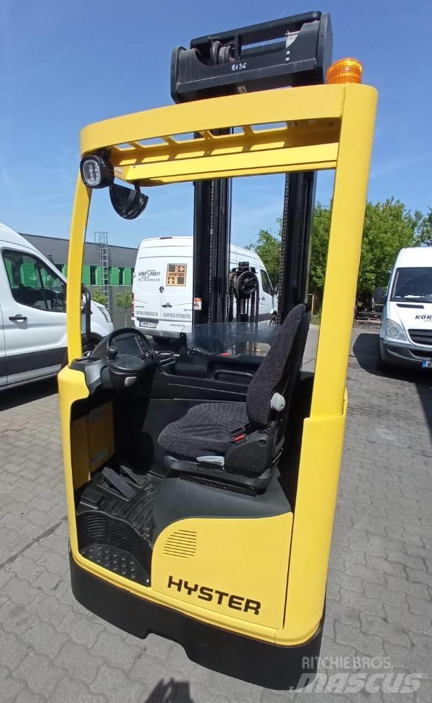Hyster R 1.4 Stivuitor cu catarg retractabil
