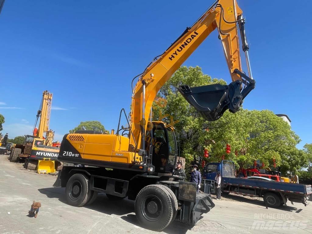 Hyundai 210W-9 Excavatoare cu roti
