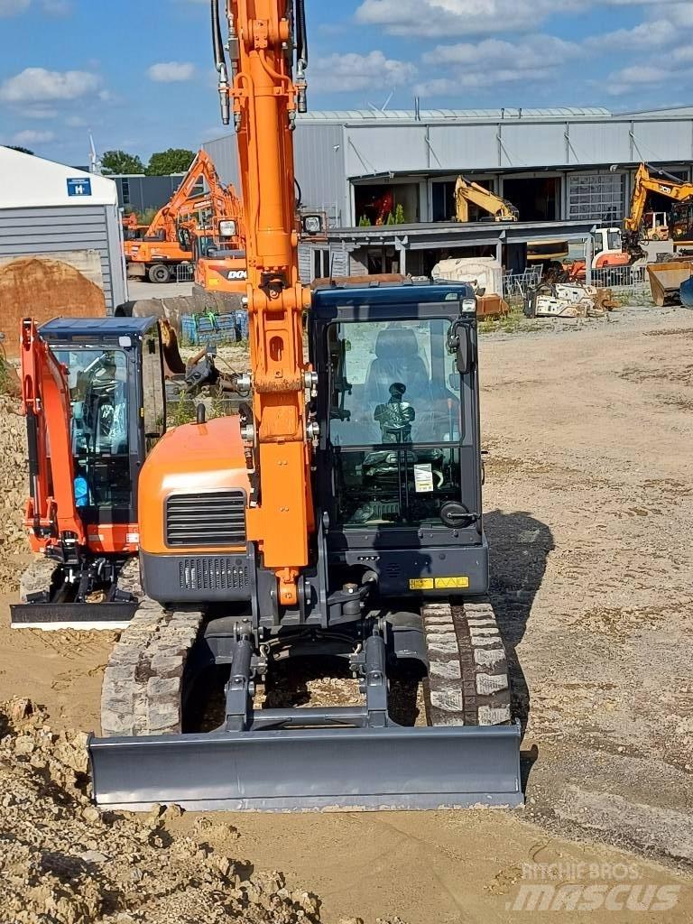 Doosan DX 85 R-3 Excavatoare 7t - 12t