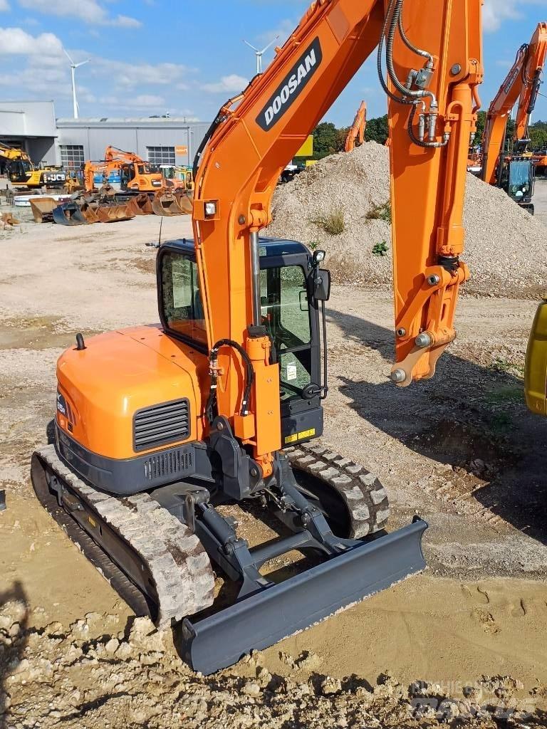 Doosan DX 85 R-3 Excavatoare 7t - 12t
