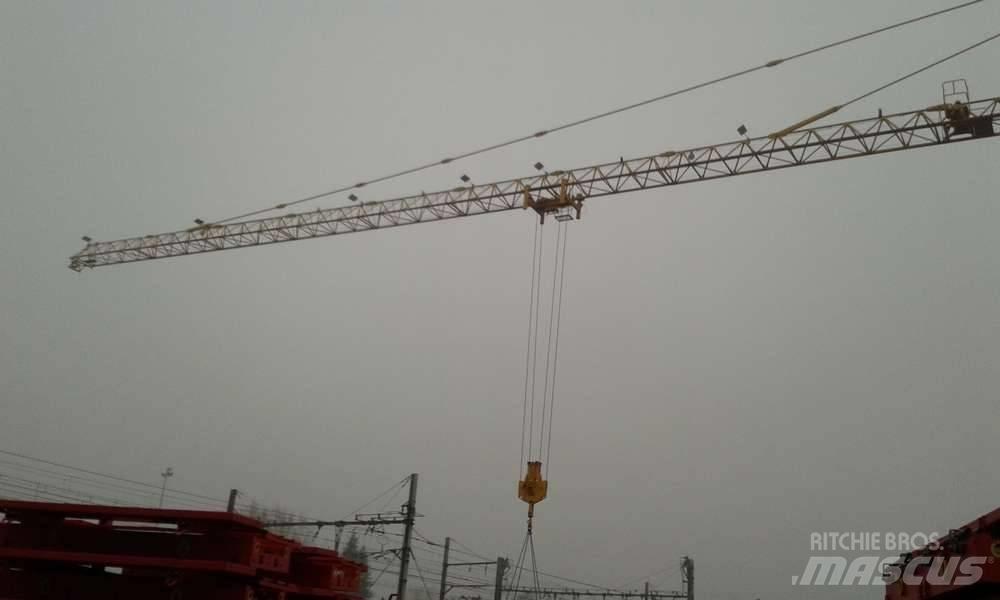 Potain MD 235 J12 Macarale turn