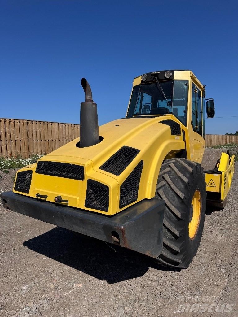 Bomag BW 213 D H-4 Compactoare monocilindrice