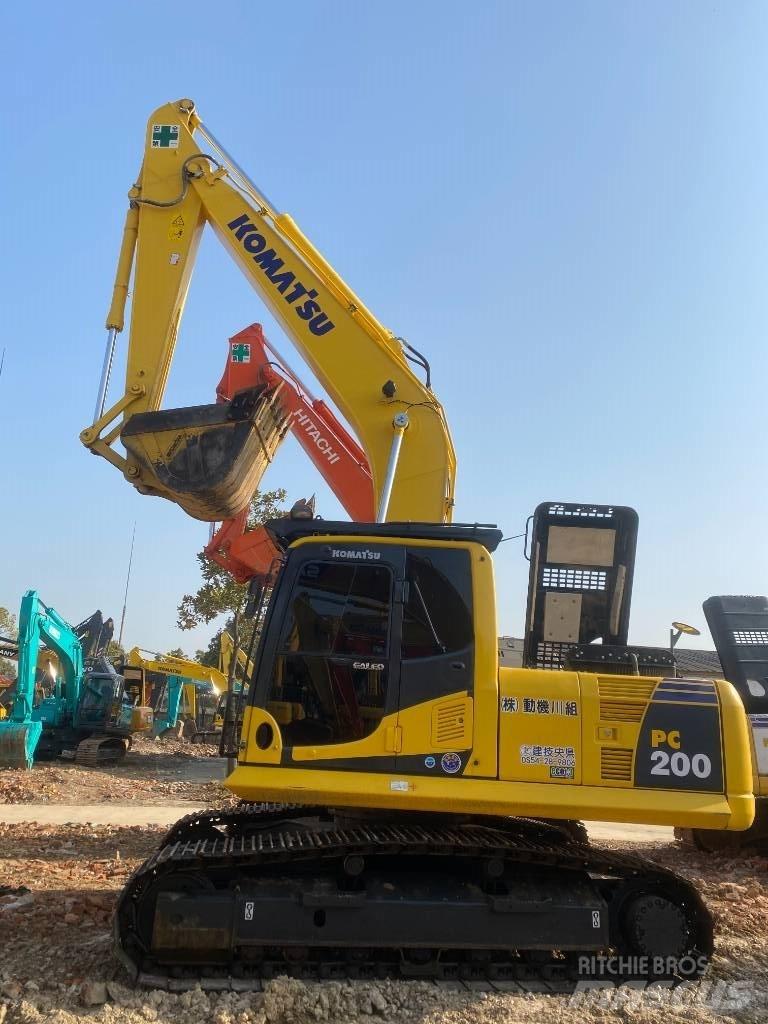 Komatsu PC 200-8 Excavatoare pe șenile
