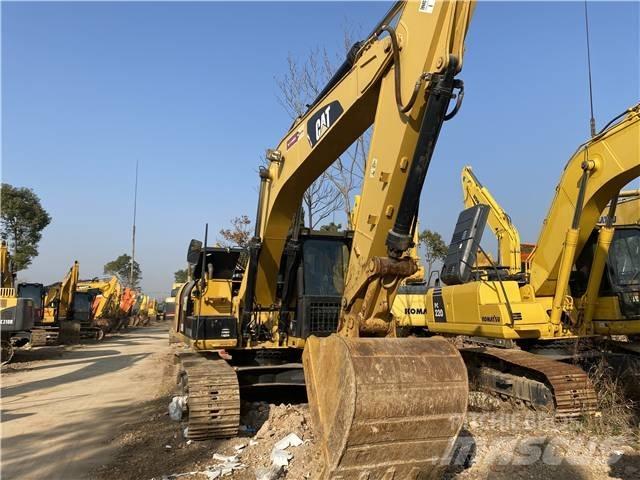 CAT 318D Excavatoare pe șenile
