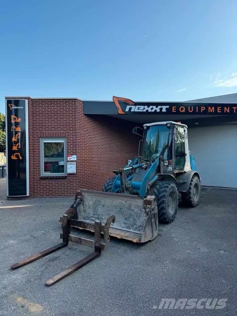 Atlas AR 65 Incarcator pe pneuri