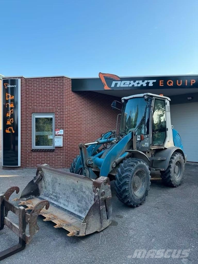 Atlas AR 65 Incarcator pe pneuri