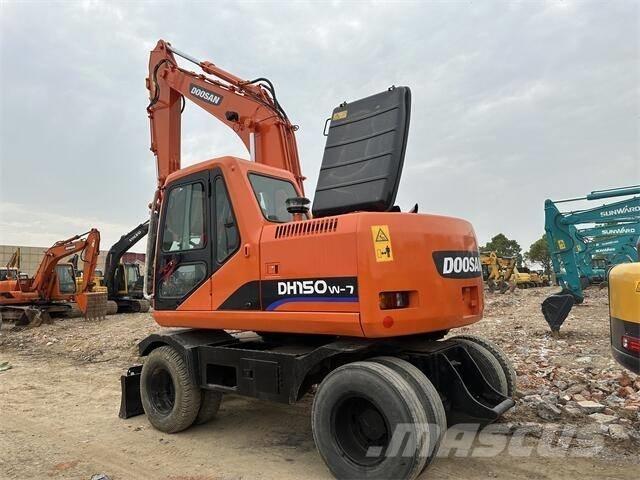 Doosan DH150W Excavatoare cu roti
