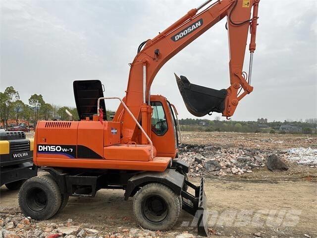 Doosan DH150W Excavatoare cu roti