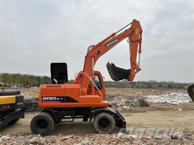 Doosan DH150W Excavatoare cu roti