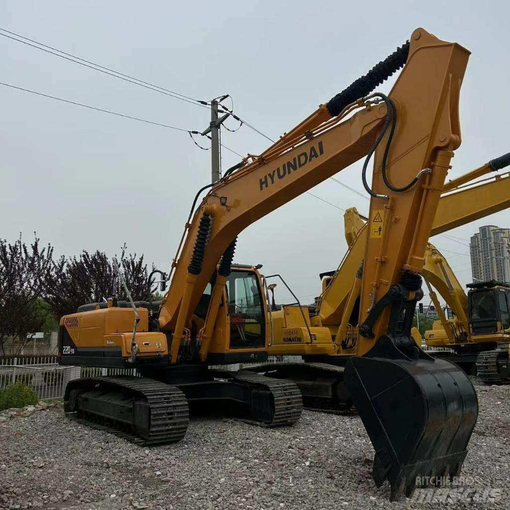 Hyundai 220-9s Excavatoare pe șenile
