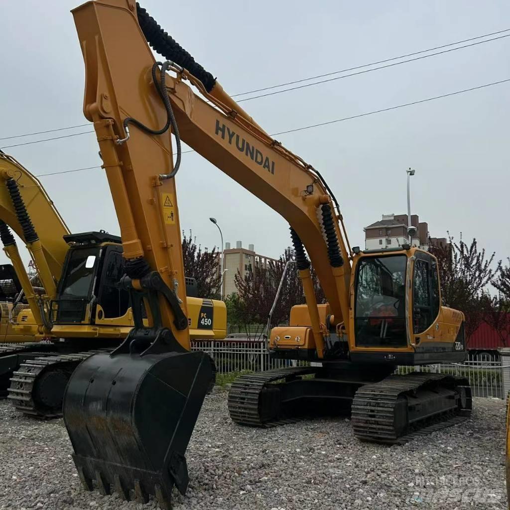 Hyundai 220-9s Excavatoare pe șenile
