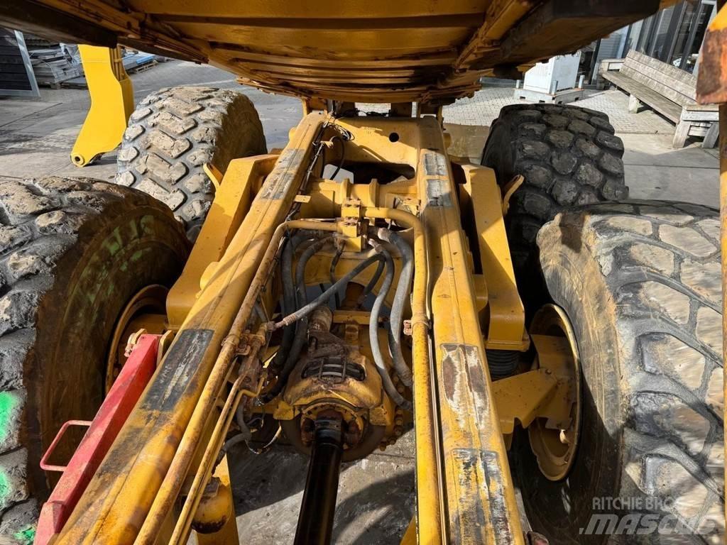 CAT 740 Minitractor de teren