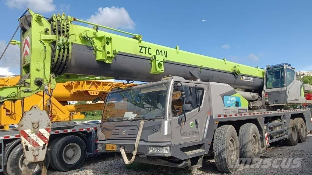 Zoomlion ZTC800 Macara pentru orice teren