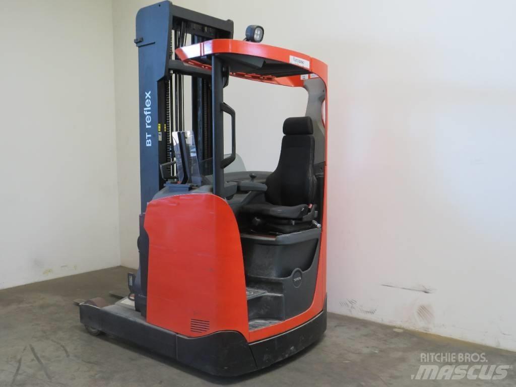 BT RR E 160 H Stivuitor cu catarg retractabil