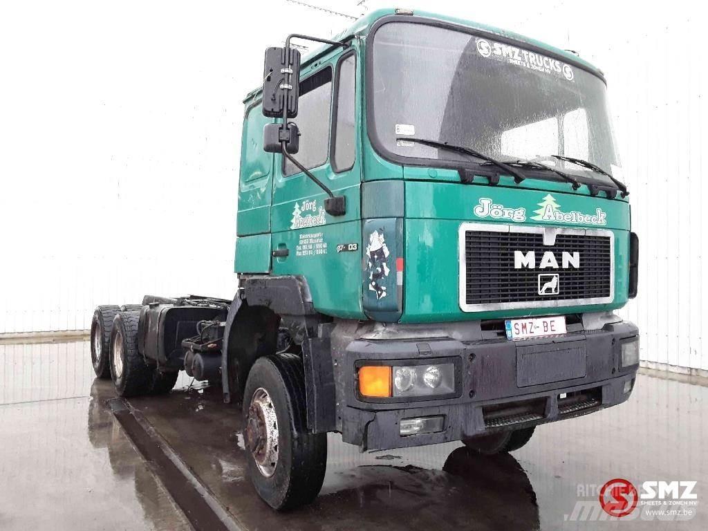 MAN 27.403 6x6 Camion cabina sasiu