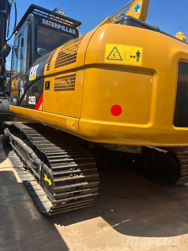 CAT 325D Excavatoare pe șenile
