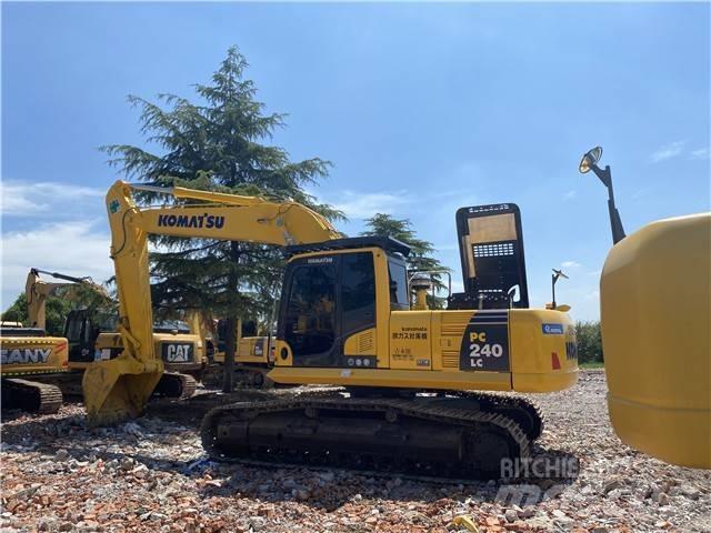 Komatsu PC240-8 Excavatoare pe șenile
