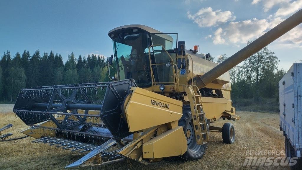New Holland TC 54 Combine de secerat