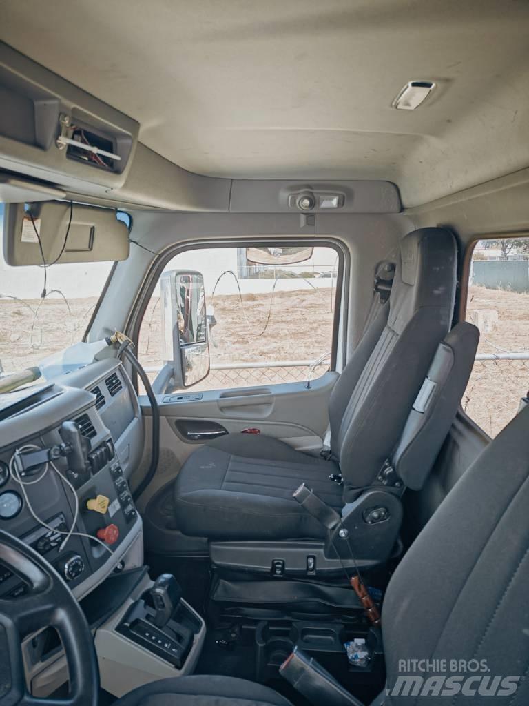 Peterbilt 579 Transportatoare vehicule
