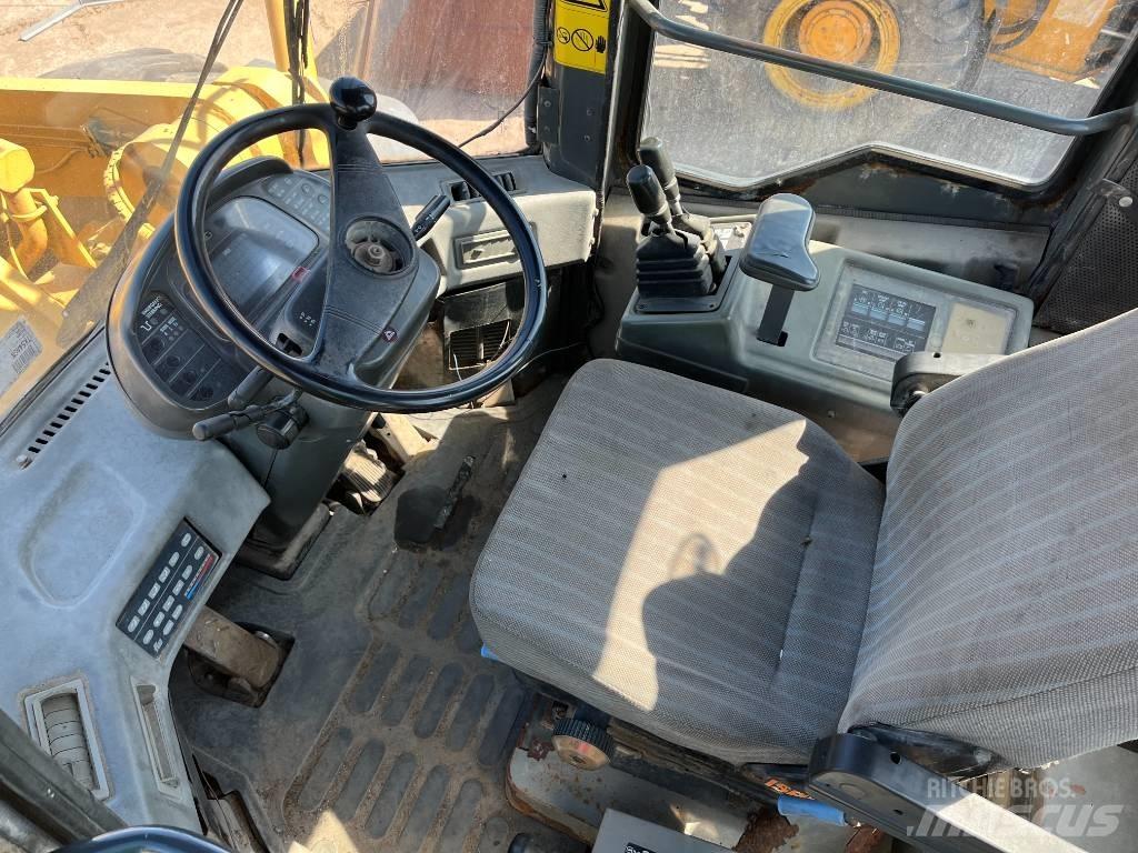 Komatsu WA 480 Incarcator pe pneuri
