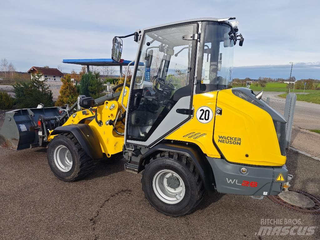 Wacker Neuson WL 28 Incarcator pe pneuri