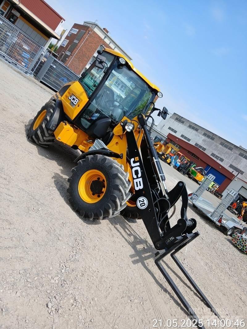 JCB 406 Incarcator pe pneuri