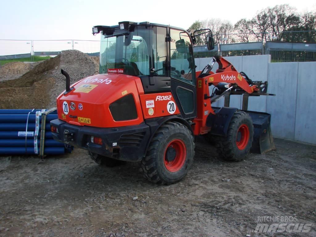Kubota R 082 Incarcator pe pneuri