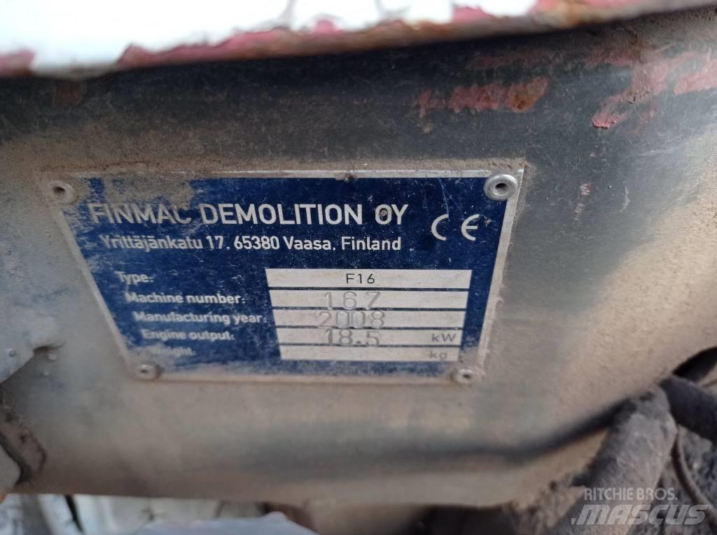 Finmac F16 Excavatoare de demolare