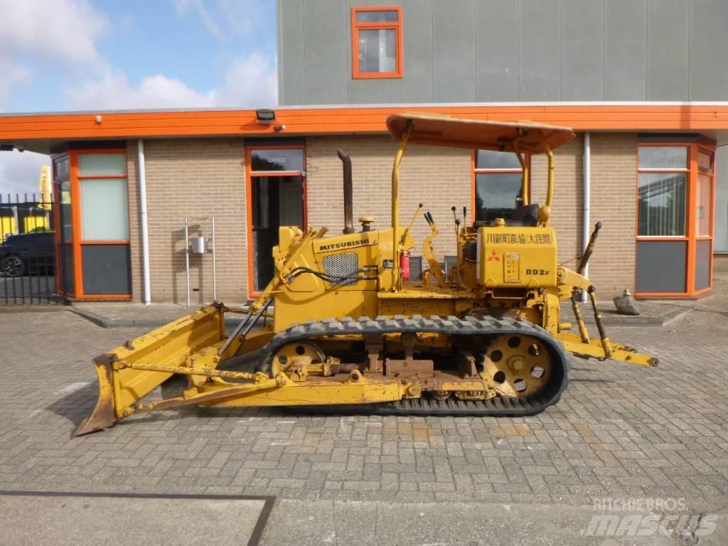 Mitsubishi BD2 F Buldozere pe senile