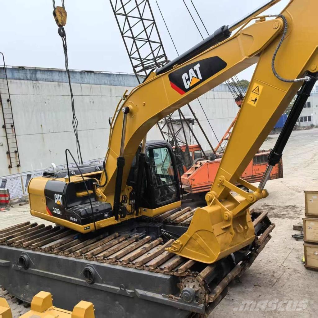 CAT 320 D Excavator amfibiu