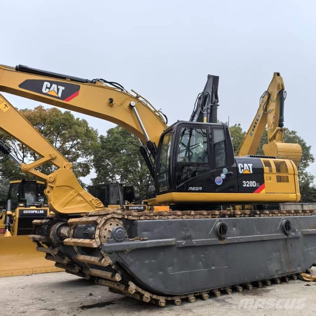 CAT 320 D Excavator amfibiu