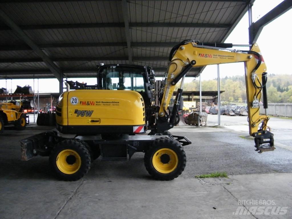 Yanmar B95W Excavatoare cu roti