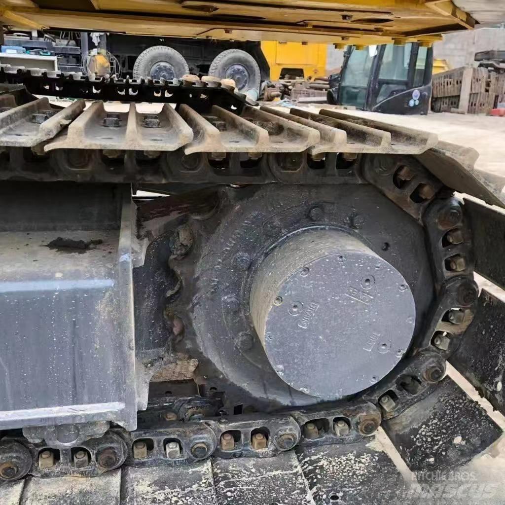 Komatsu PC 60 Excavatoare pe șenile
